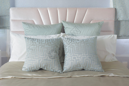 枕头的粘贴颜色枕头用派丁的床铺风格在上图片