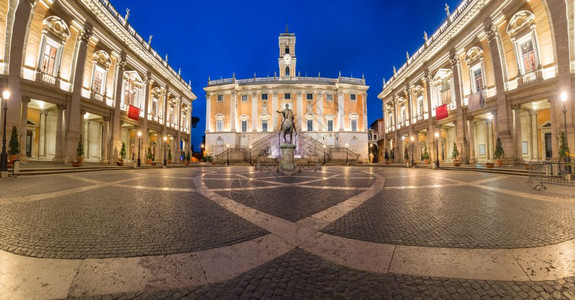 在首都山顶的PiazzadelCampidoglio广场上意大利罗马首都山的Campidoglio广场意大利罗马库斯奥雷利乌的参图片