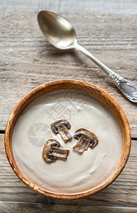 一碗奶油蘑菇汤图片