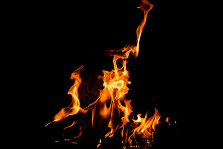 深夜中的篝火图片