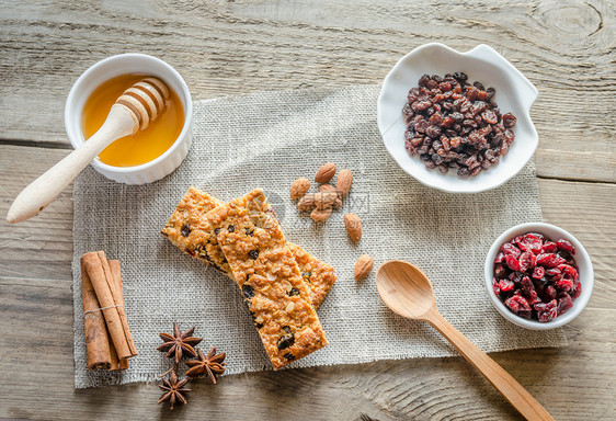 麻布上自制的粮粒条图片