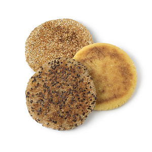 多种摩洛哥哈查人含血浆多谷物和芝麻种子白底孤立的扁面包图片