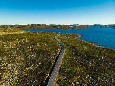 空中观察穿过挪威Hardangervidda高原挪威地貌旅游者Hardangervidda路线穿过挪威Hardangervidd图片