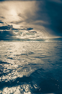 海平面天空自然构成风景船海平面图片