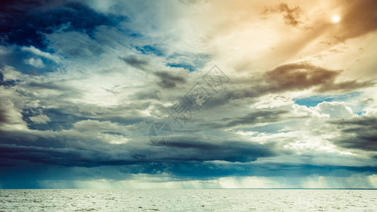 海平面天空自然构成风景船海平面背景图片