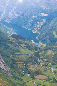 旅游假期和行Geirangerfjord和山地风景从Dalsnibba海台的视角看极好挪威斯堪的纳维亚图片