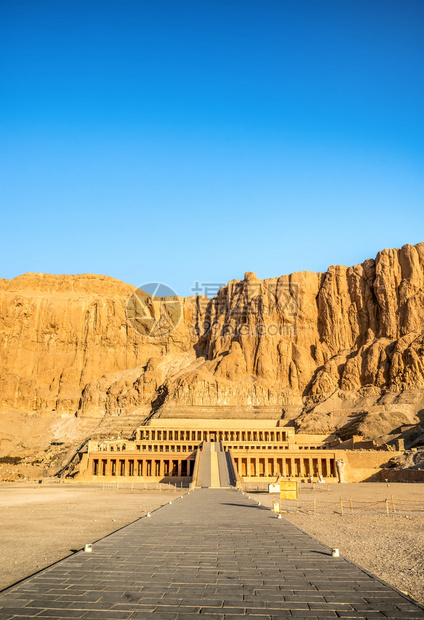 哈特谢普苏王后寺庙埃及岩石中的神庙景象图片