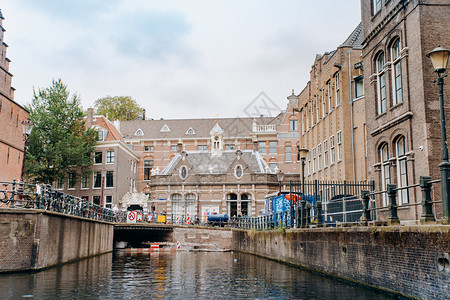 2017年9月5日荷兰阿姆斯特丹运河桥图片