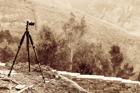 现代摄影机野生物户外摄影山地背景旅行游和假日概念山地摄影机野生物摄影图片