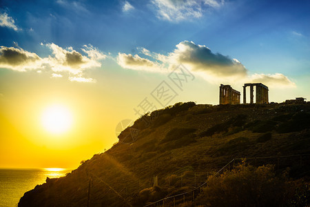 希腊索尼恩角古老的波塞冬神庙废墟希腊海神日落旅行目的地希腊波塞冬神庙索尼奥角图片