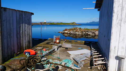 挪威GimsoyaLofoten群岛Hovsund村码头的旧港口捕鱼设备挪威Hovsund码头的旧港口捕鱼设备Hovsund码头图片