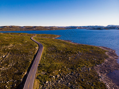 空中观察穿过挪威Hardangervidda高原挪威地貌旅游者Hardangervidda路线穿过挪威Hardangervidd图片