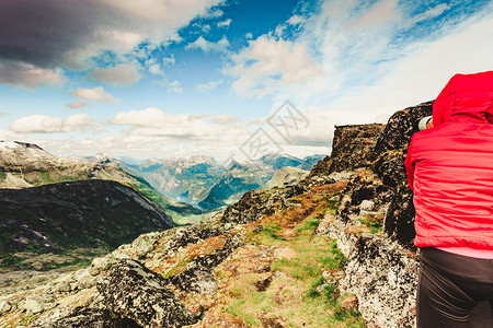 Geirangerfjord和Dalsnibba地区的山景色远处的Geiranger天行看台挪威从Dalsnibba地区拍摄照片图片