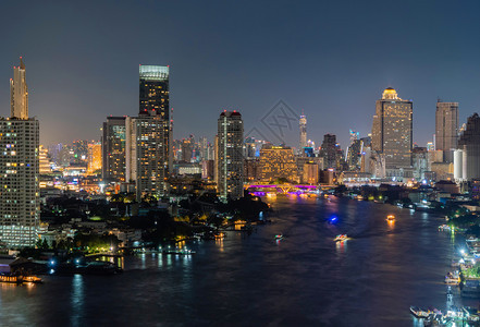 泰国曼谷市ChaoPhraya河夜间美景图片