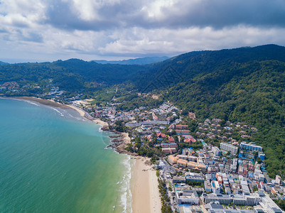 夏季巴东海滩普吉岛和的空中景象图片