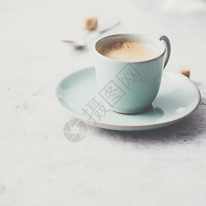 一杯咖啡淡灰色背景咖啡休息概念一杯咖啡图片