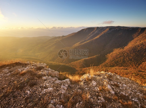 山地秋天自然景观的构成图片