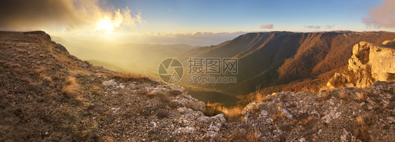 山地秋天自然景观的构成图片