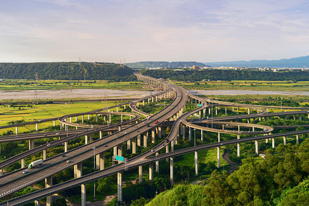 台北高速公路绿色建筑概念图片