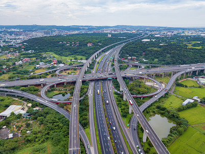 台北高速公路绿色建筑概念图片