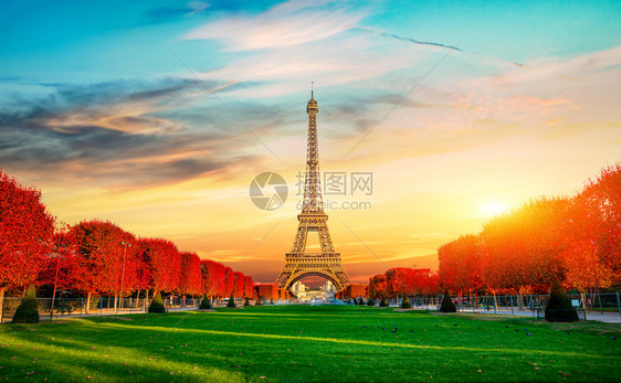 在法国巴黎埃菲尔铁塔的观景中图片