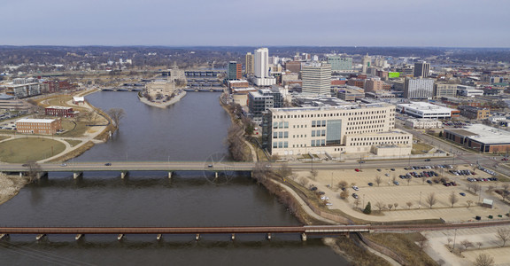 CedarRapidsIowa于2019年5月在Cedar河上流水图片