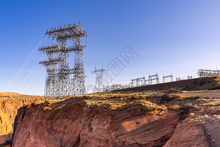 美国亚利桑那州PageArizona发电大坝的厂房屋和线图片