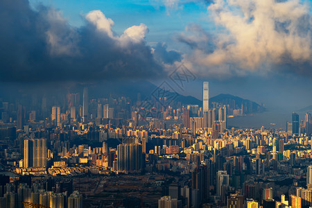 香港市心空景象亚洲技术智能城市的金融区和商业中心日落时摩天大楼和高的顶层景象图片