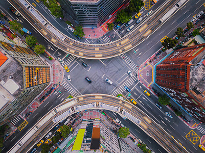 台北公路十字路口空中景象图片