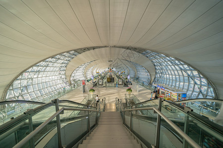 苏纳布胡密机场的内部设计这是泰国曼谷两个际机场之一图片