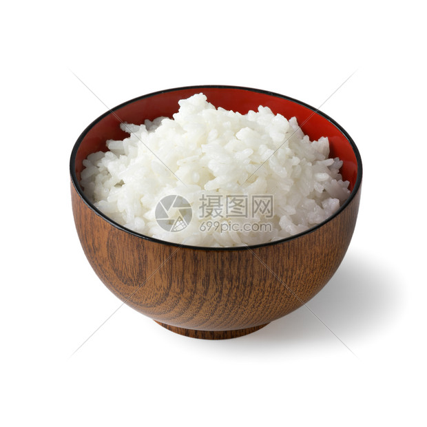 传统的木漆日本碗用白种的熟米饭隔绝在白种背景上图片
