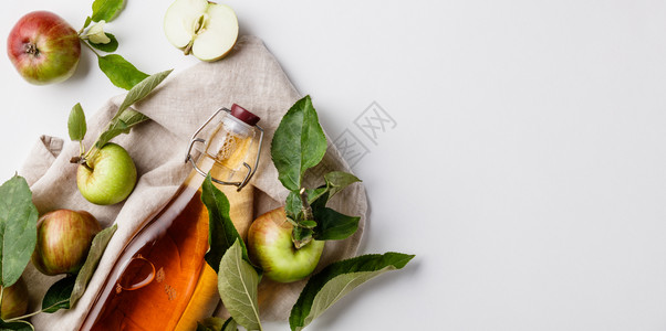 苹果醋和新鲜平地文本空间发酵食品概念苹果醋和新鲜文本空间图片