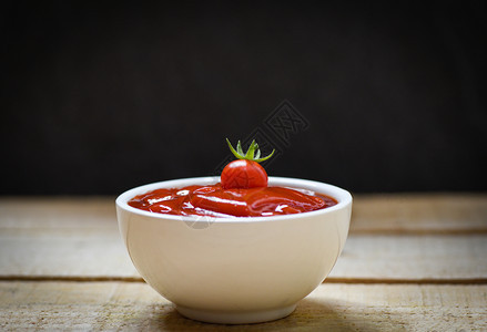 红番茄新鲜加酱图片