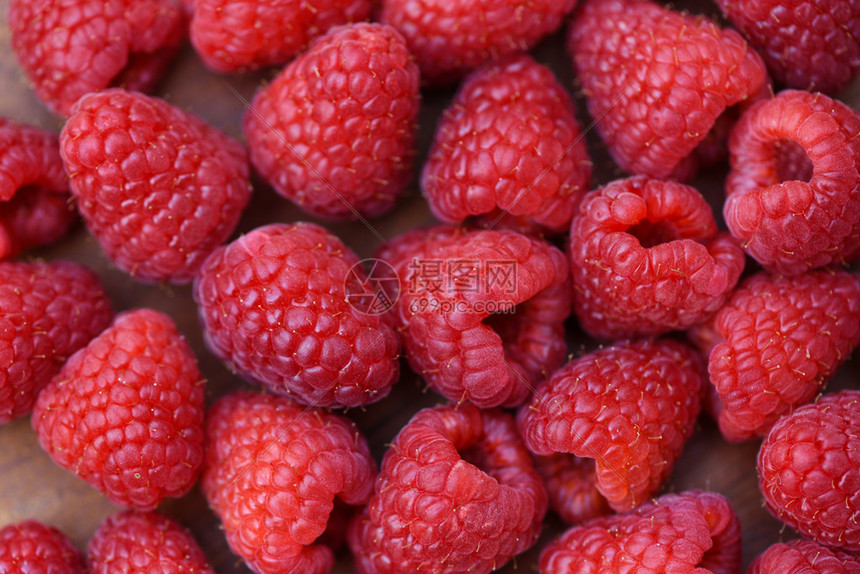 新鲜的raspberry纹理关闭红raspferry果实背景顶视图高清图片下载-正版图片305568792-摄图网