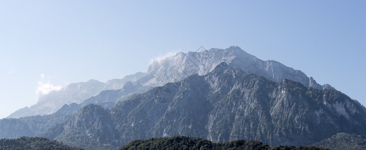 奥地利一座石山的全景安特伯格图片