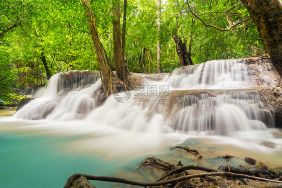 HuayMaeKhaminWaterfallwith树Kanchanaburi区自然景观在区位于泰国用度假旅行和游景点图片