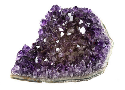 白色背景前的紫Amethyst图片