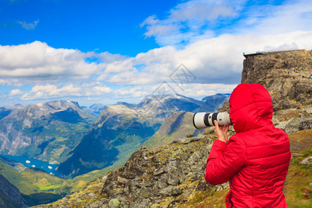 Geirangerfjord和Dalsnibba地区的山景色远处的Geiranger天行看台挪威从Dalsnibba地区拍摄照片图片