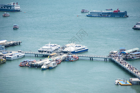 游客出海和上旅行渡港终点站运水出租车图片