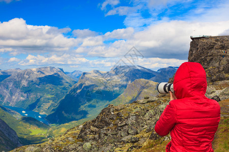 Geirangerfjord和Dalsnibba地区的山景色远处的Geiranger天行看台挪威从Dalsnibba地区拍摄照片图片