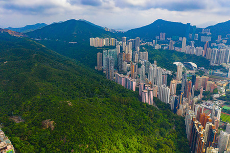 香港市中心国共和金融区亚洲智能城市的商业中心午的天梯和高楼现代建筑图片