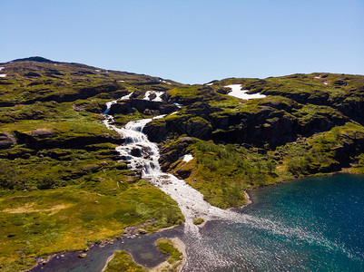 挪威Hallingskarvet公园挪威中部Hallingskarvet公园绿色夏季风景与河流和湖泊挪威县第50号路挪威山湖景观图片