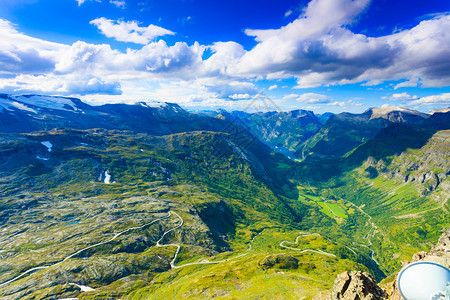 Geirangerfjord和山地风景从Dalsnibba的视角看得很精彩Geiranger天行平台挪威图片