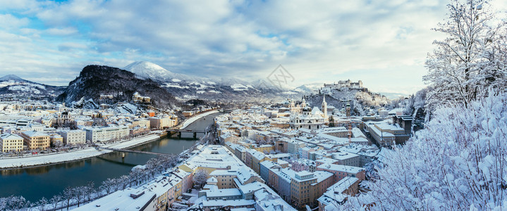 冬季萨尔茨堡全景雪历史中心阳光图片