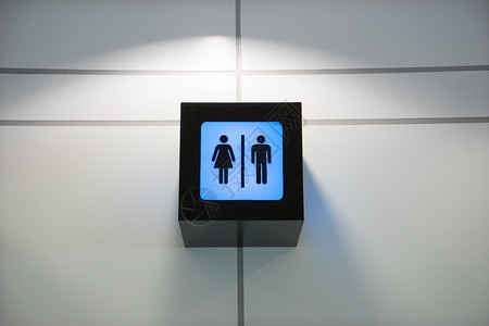 机场公用电话和厕所标志高清图片