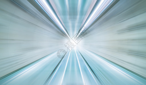 高速隧道中的黑白模糊速度运动未来网络连接技术的光耀斑计算机中的数字据图片
