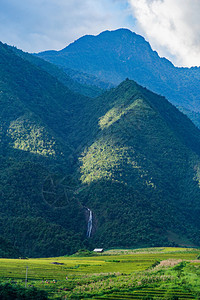 夏季的芬西潘山谷有稻田梯农村或地区绿色田旅行和假期概念越南萨帕自然景观图片