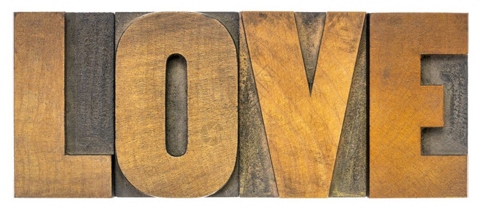 爱单词用古老的纸质印刷木柴类型浪漫概念图片