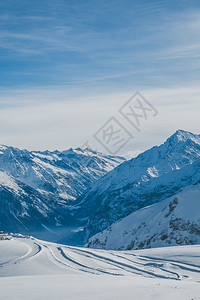 瑞士苏威阿尔卑斯山的冬季图片