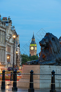 威斯敏特宫BigBenTrafalgar广场夜间英国伦敦图片